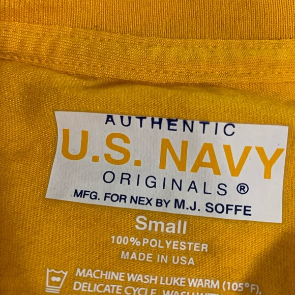 Custom reworked NAVY crop top size Small. - Picture 6 of 7